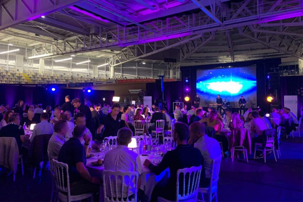 soiree-seminaire-thematique-sportive-rugby Soirée séminaire tables rondes