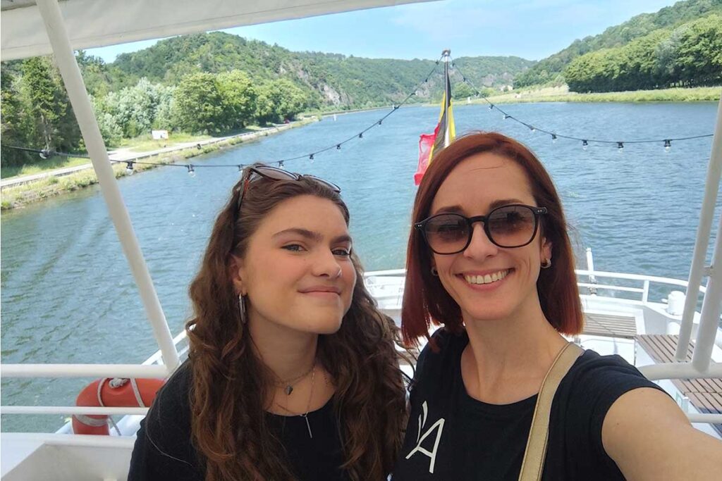 equipe-aprilys-seminaire-dinant-bateau aquipe aprilys sur un événement