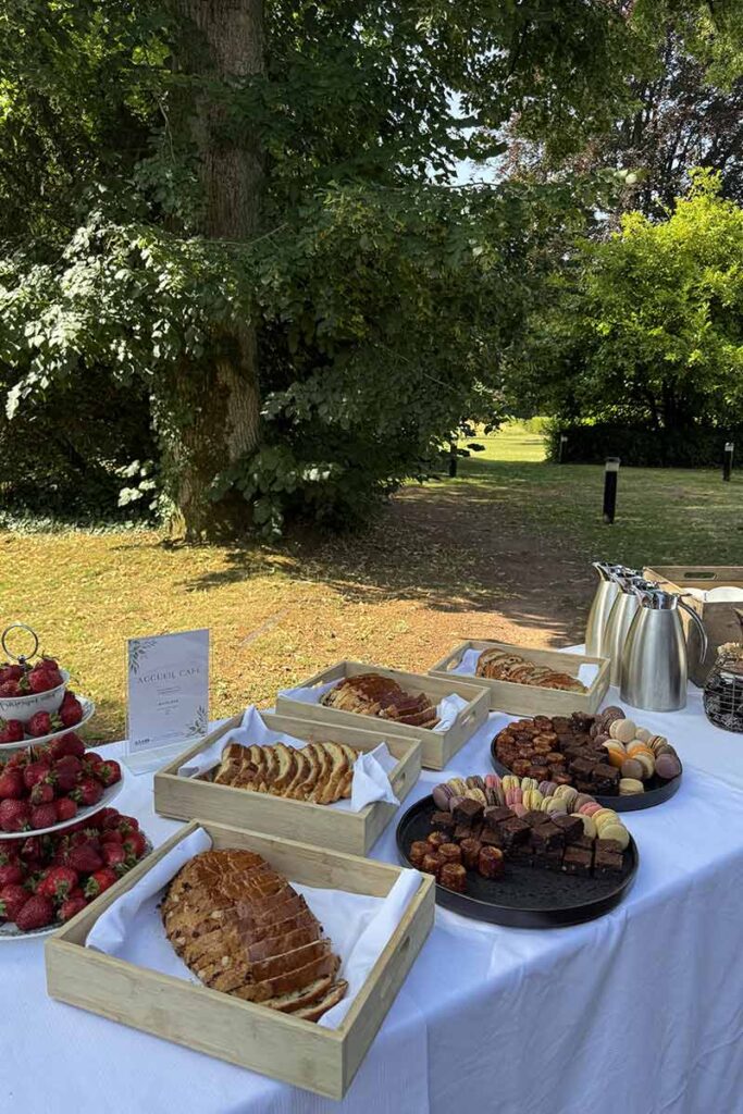 pause-cafe-aprilys-seminaire-evenementiel Buffet pause café